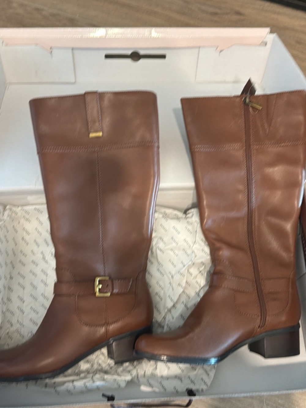New in box brown Bandolino brown boots size 9, wide calf